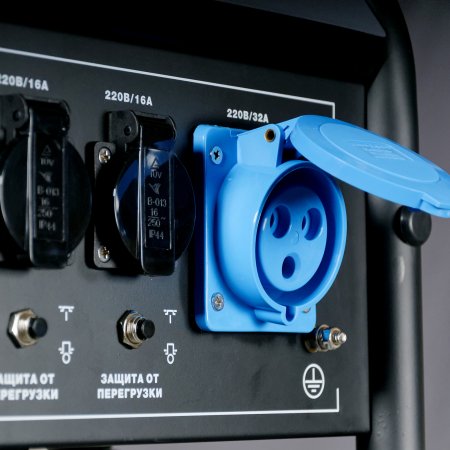 Бензиновый генератор с электростартером и коннектором автоматики FUBAG BS 7500 A ES в Сочи фото